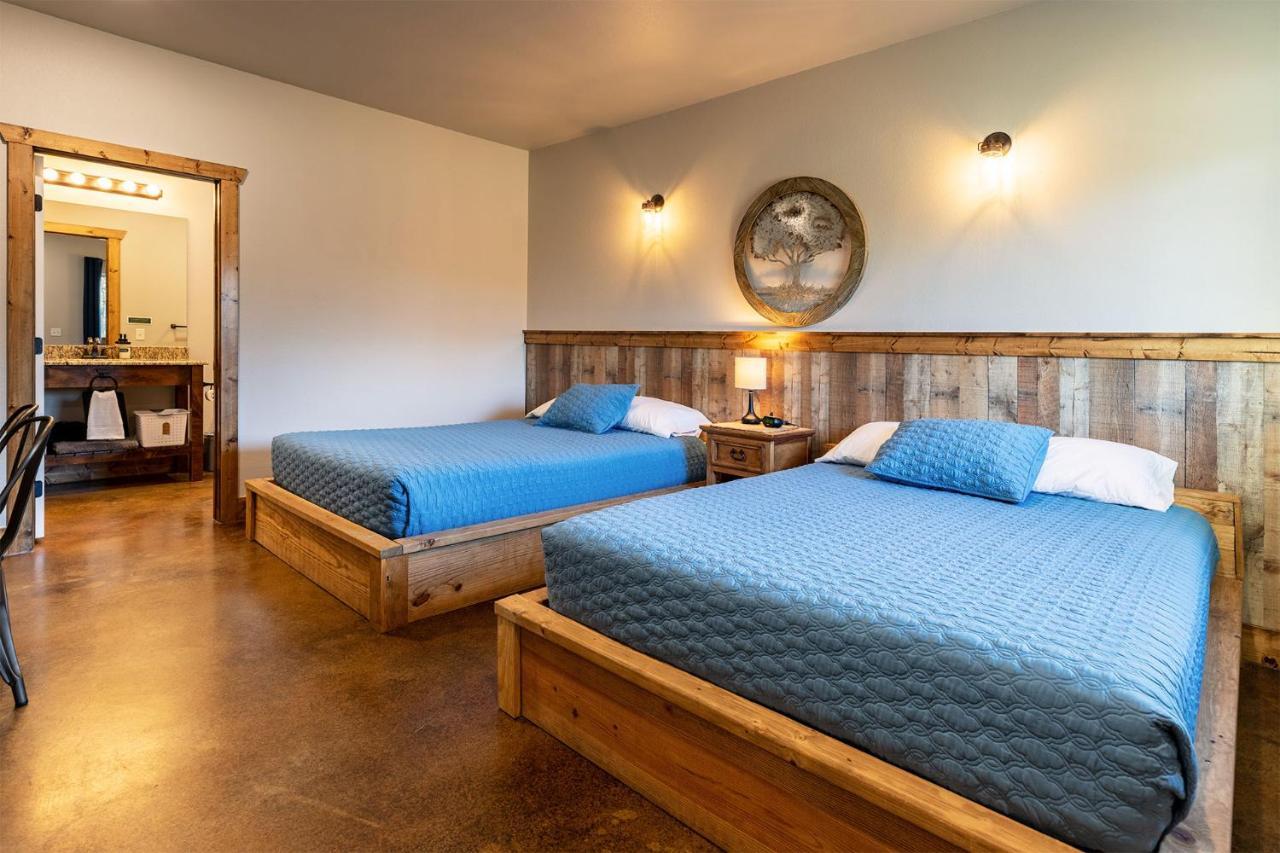 The Woods Lodging Kingston Bagian luar foto