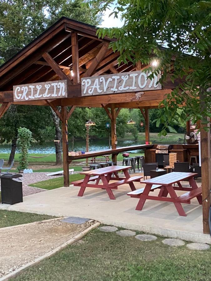 The Woods Lodging Kingston Bagian luar foto